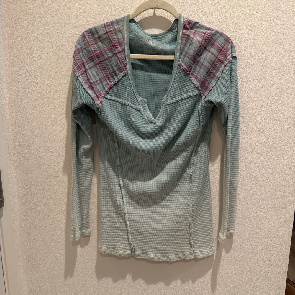 Witness wear blue and plaid shirt